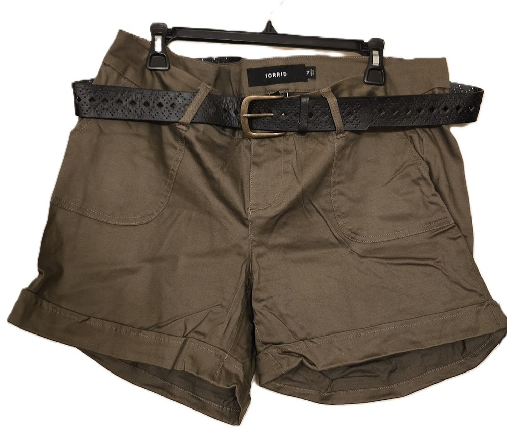EUC TORRID Belted Sateen Cuffed Shorts Olive Green - Women's Size 14 - L@@K!